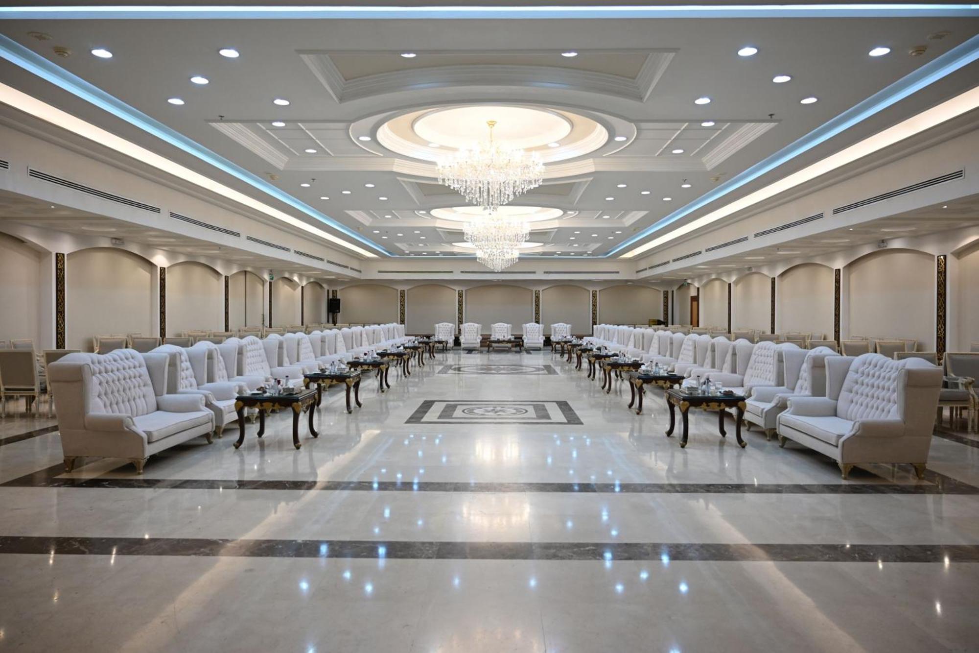Le Meridien Medina Ngoại thất bức ảnh The interior of the hotel
